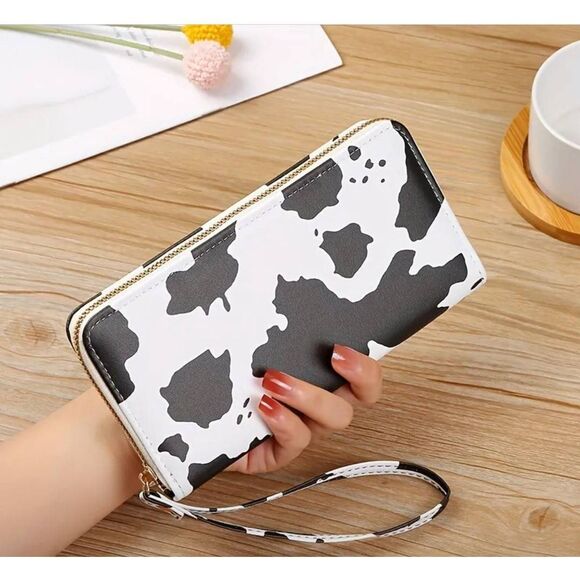 Unisex Water resistant crossbody and cow wallet - Picture 6 of 7